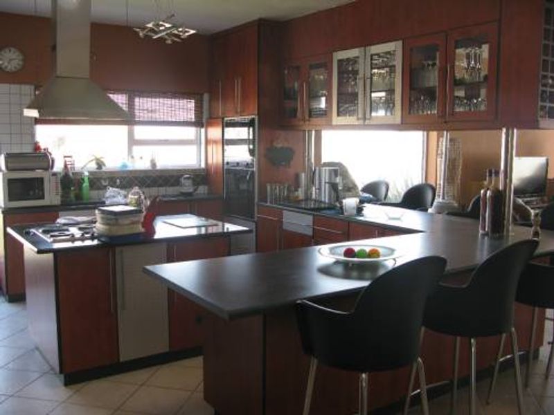 FOR SALE - FIVE BEDROOM HOME WITH SEA VIEWS - HAGE HEIGHTS - Photo 4