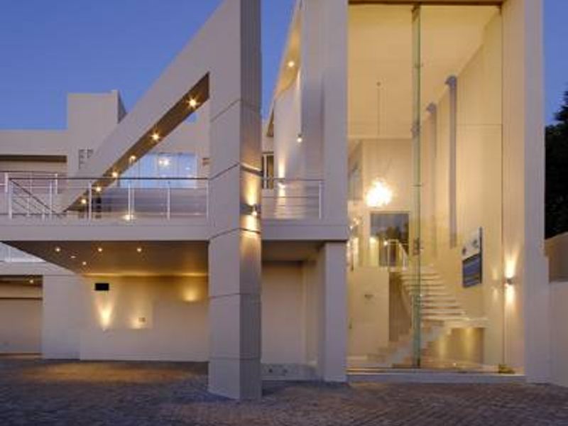 4 Bedroom House for sale in Plattekloof - Photo 2