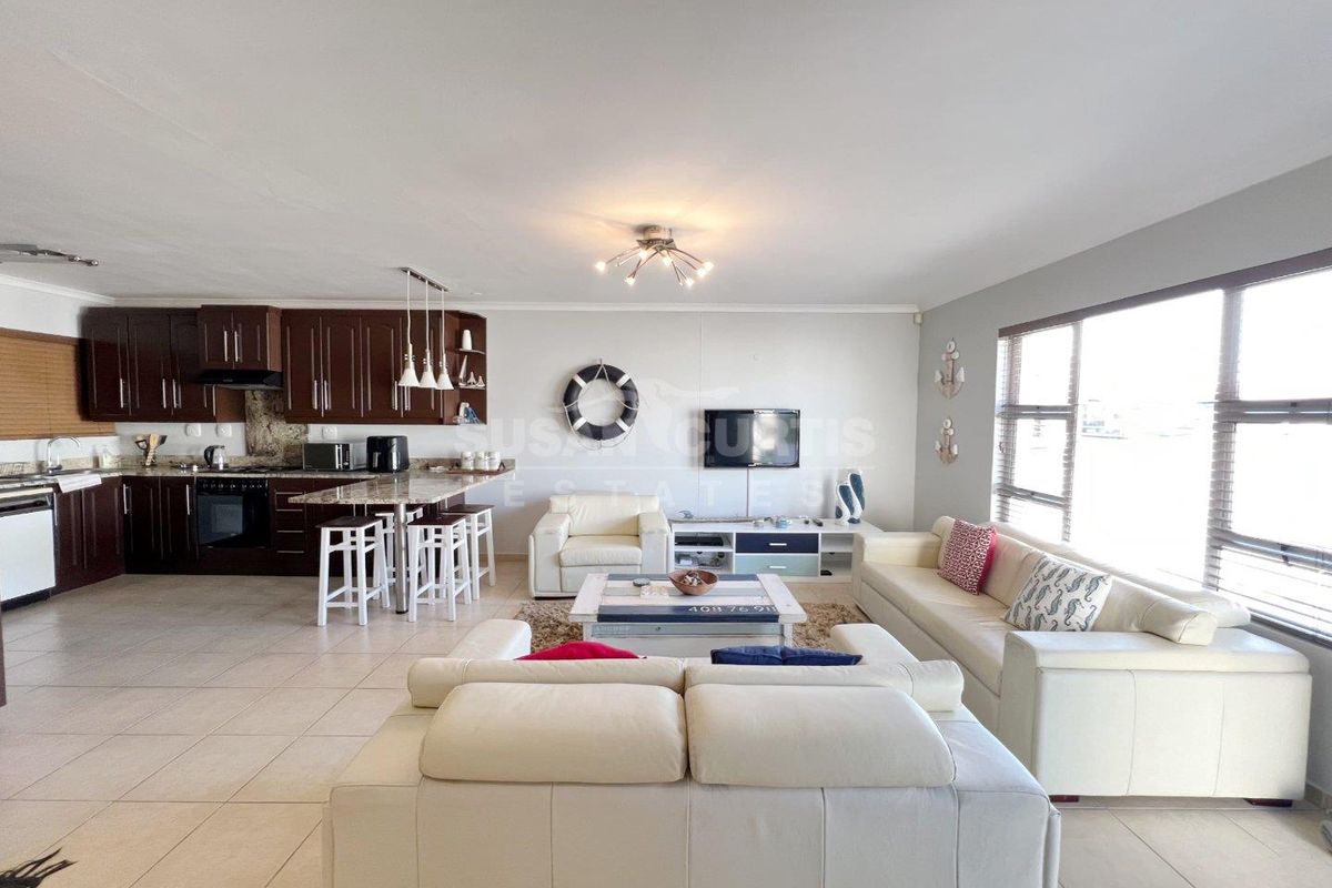 ONE LEVEL RETIREMENT HOME - Photo 2