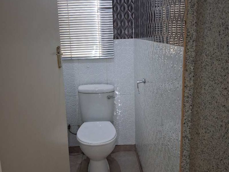 3 Bedroom House For Sale in Vanderbijlpark CE1 - Photo 9