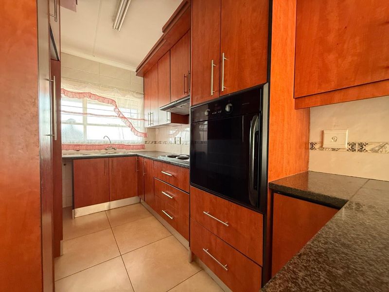 Charming and Spacious Upstairs Apartment Available for Viewing - Photo 2