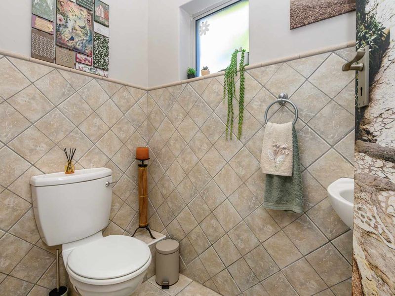 Prime corner stand- Dual Dwelling opportunity in sought-after area! - Photo 6