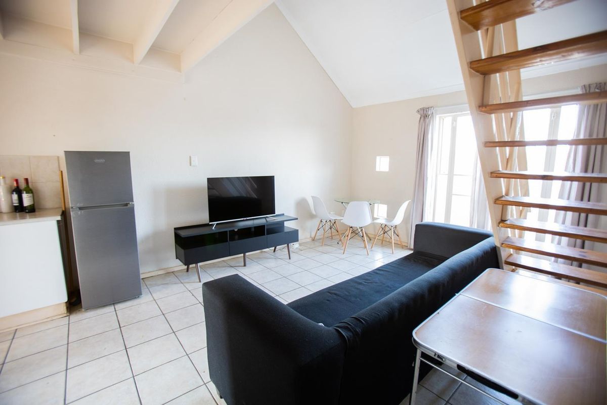 Bachelor Unit in Hatfield - Photo 4