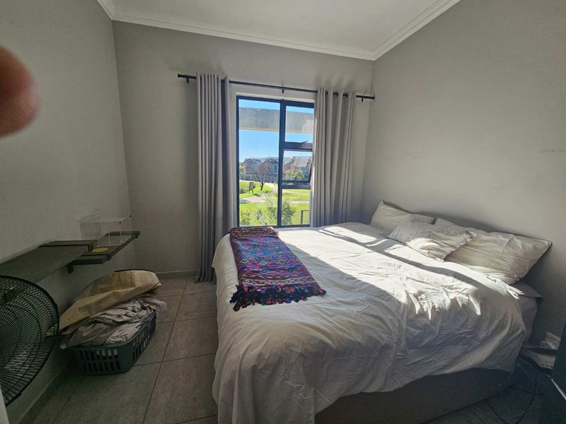 Stunning Modern 3-Bedroom 1st floor Apartment for Sale in Six Fountains Estate. Stunning view! Truly the entertainer's dream! - Photo 8