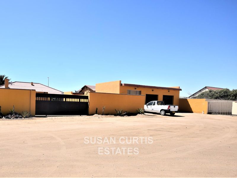 Property with Business Potential - Photo 2