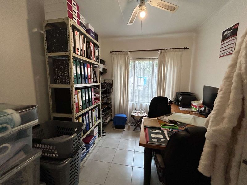 Charming Townhouse in a Well-Managed Complex - Photo 8