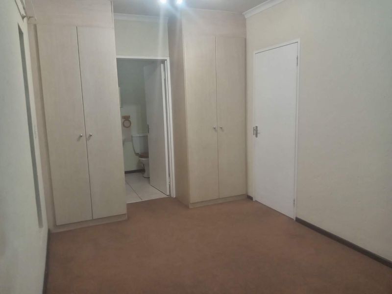 ONE BEDROOM APARTMENT FOR SALE IN KLIPPOORTJE ,BOKSBURG - Photo 10