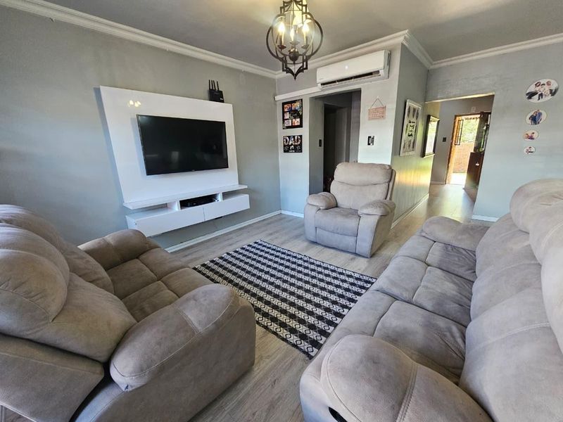 Welcome to Kinsley Gardens - where modern living meets relaxed coastal charm in the heart of the Bluff - Photo 7