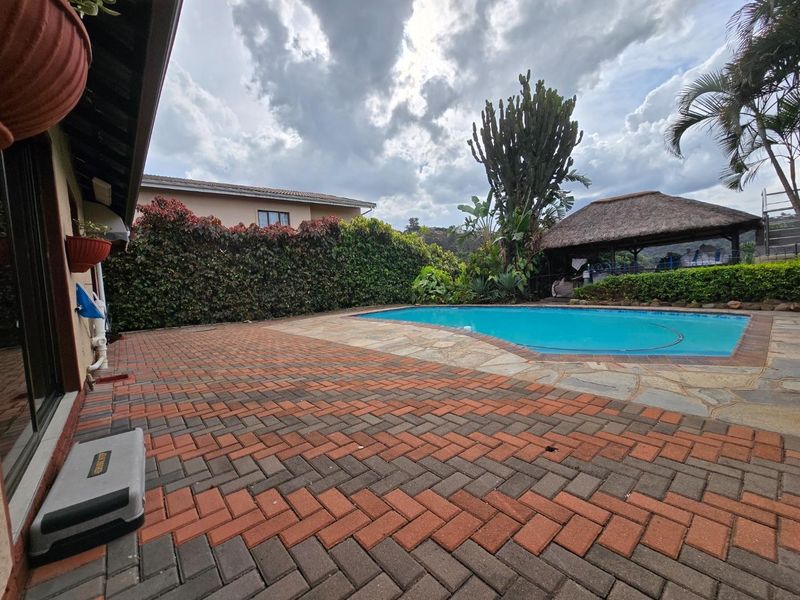 Your Dream Suburban Oasis Awaits in Escombe! - Photo 4