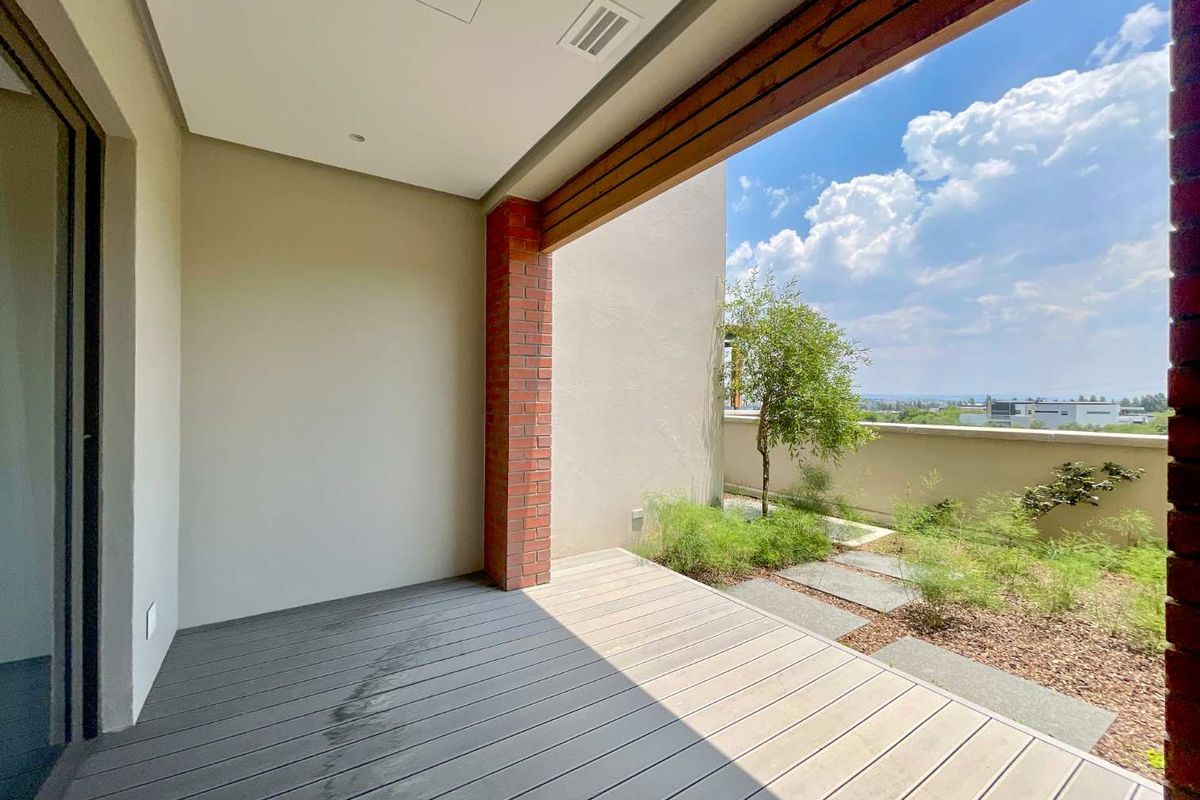 Where Luxury Meets Leisure: 1BR Gem in Steyn City - Photo 2