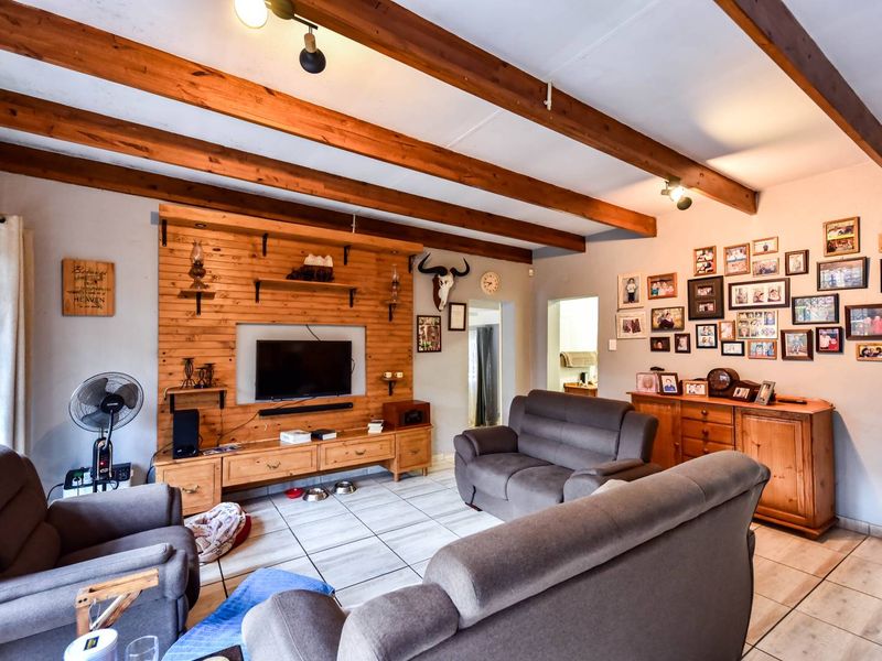 Three bedroom home with enormous one bedroom flat that is wheelchair friendly - Erasmusrand - Photo 4