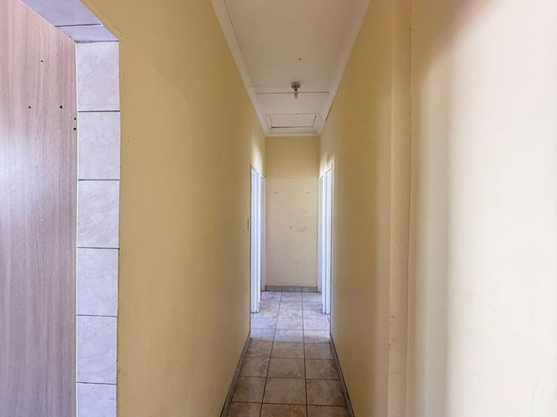 🚨 SOLE & EXCLUSIVE MANDATE | OLD ROCKY CREST 🚨 🏡 4 BEDROOM HOUSE FOR SALE 💰 Selling Price: N$1,650,000 - Photo 5