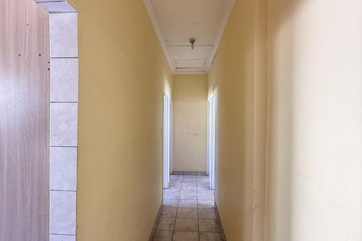 🚨 SOLE & EXCLUSIVE MANDATE | OLD ROCKY CREST 🚨 🏡 4 BEDROOM HOUSE FOR SALE 💰 Selling Price: N$1,650,000 - Photo 5