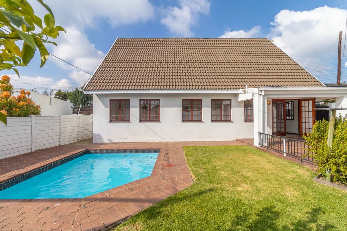Family Living in the Heart of Midrand - Photo 3
