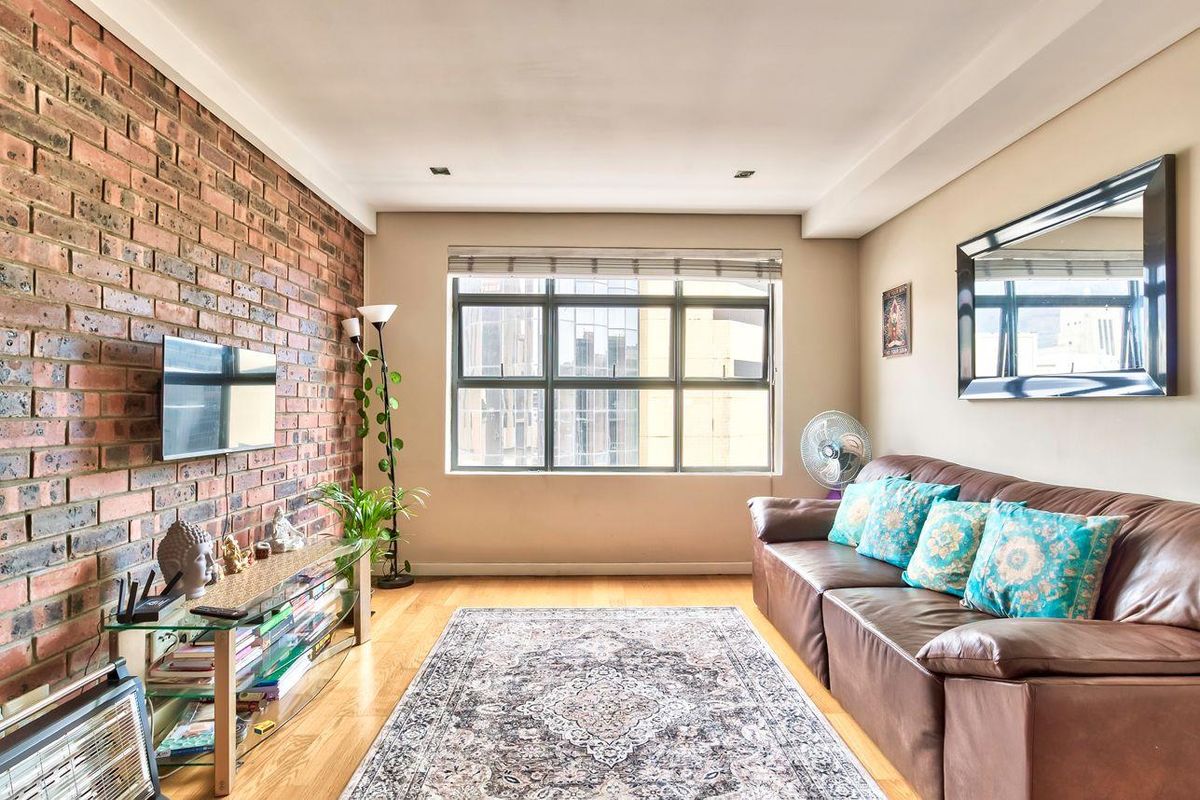 Stylish 1-Bedroom Apartment with Table Mountain Views, Parking & Storeroom — Airbnb Friendly - Photo 3