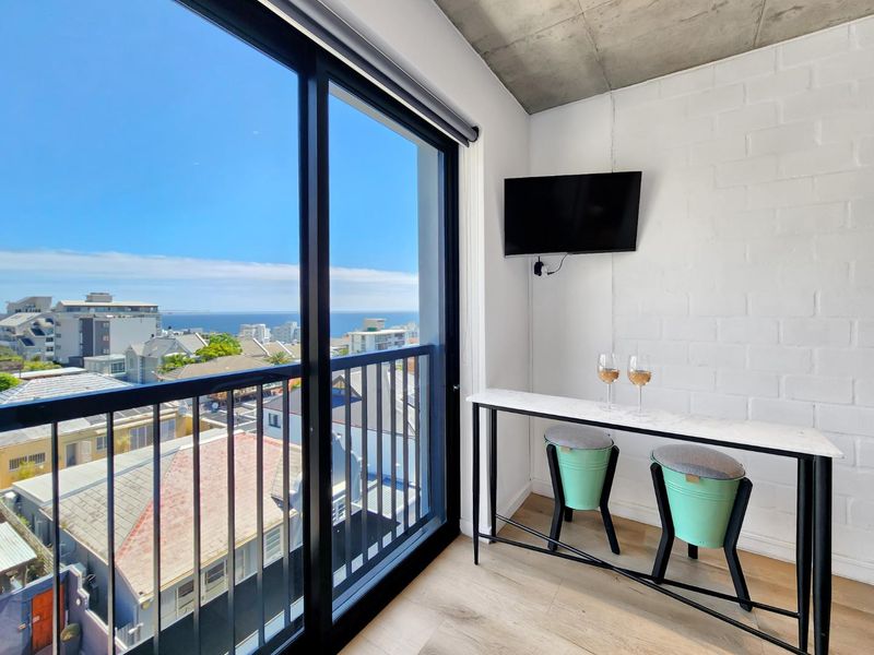 Sea Point Airbnb Spinner! - Photo 10