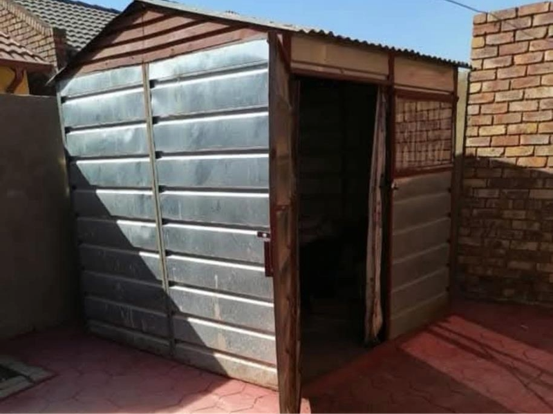 2 bedrooms house to rent in Soshanguve VV - Photo 9