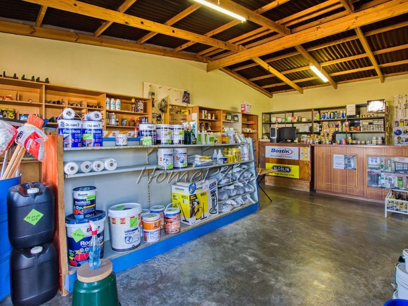 Light Industrial Area, Henties Bay:  Warehouse/Workshop with Flat is for Sale - Photo 6