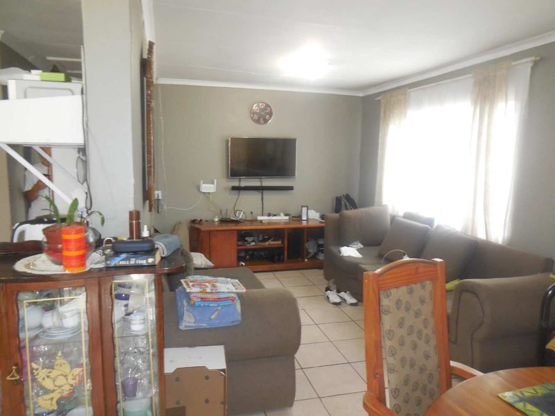 2 bedroom House with Flatlet - Photo 4