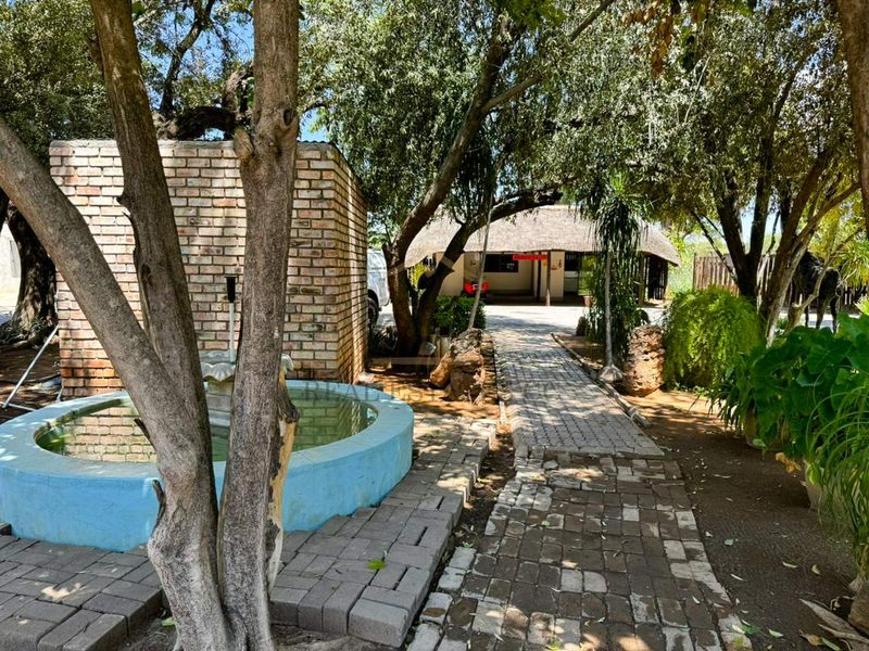 Lodge in Outjo for sale - Photo 10