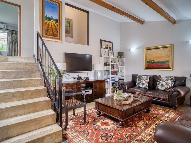 Stunning 386m2 4 bedroom home with flatlet for sale on the Sunningdale and Somerset Park border - Photo 9