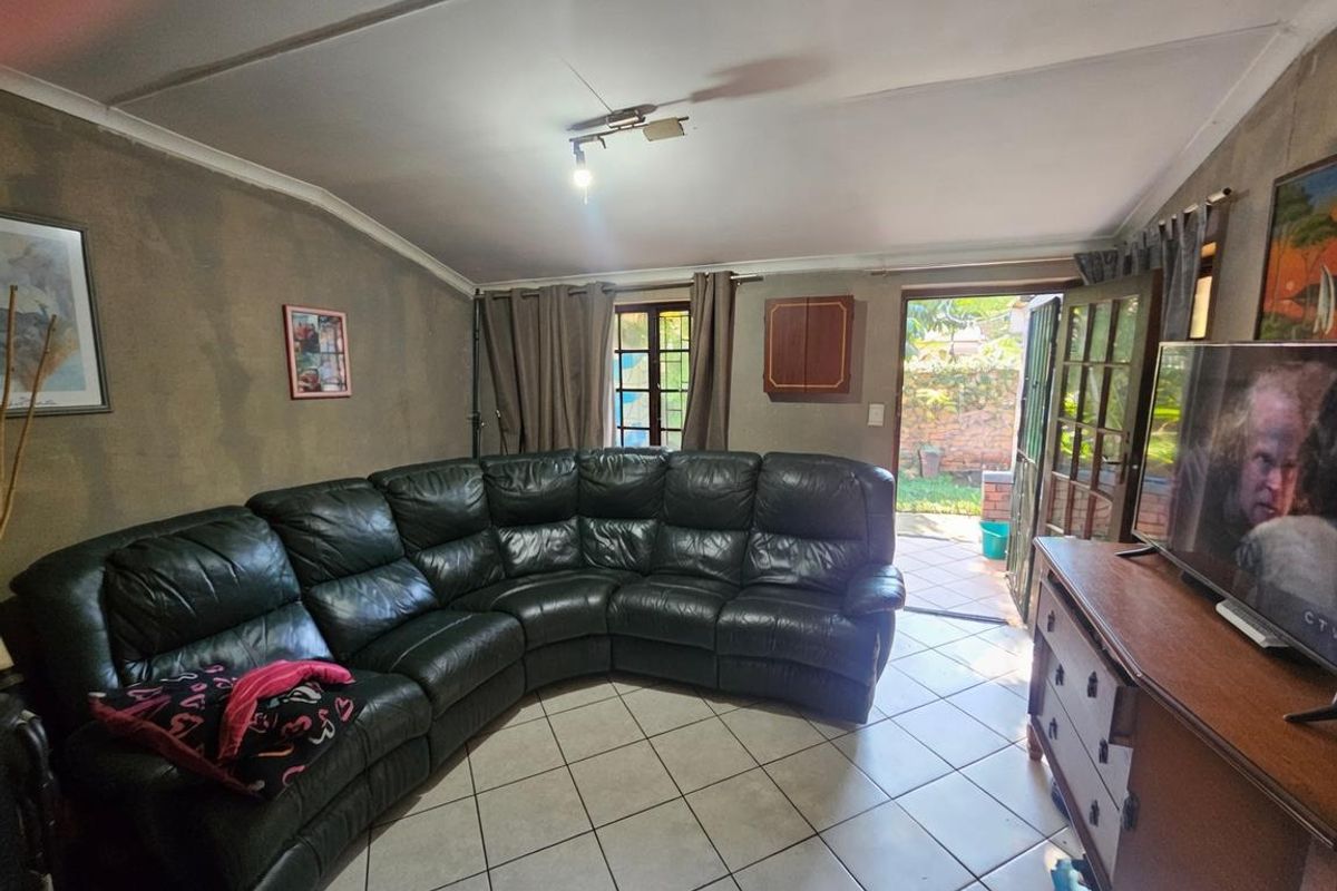 Stunning 2-Bedroom Apartment in the Heart of St Lucia Estuary – iSimangaliso Wetlands Park. - Photo 3