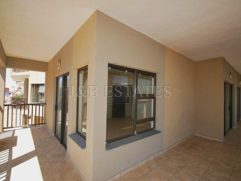 3-Bedroom Apartment With Sea Views - Photo 4