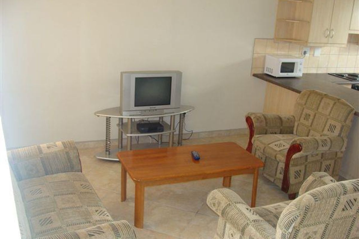 Close to all amenities - Photo 5