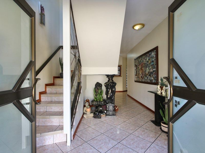 Magnificent and spacious family home - Photo 4