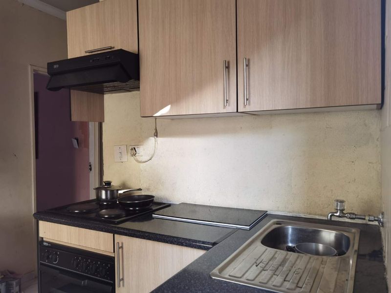 Investment property with 5 outside rooms for sale in Tembisa - Photo 5