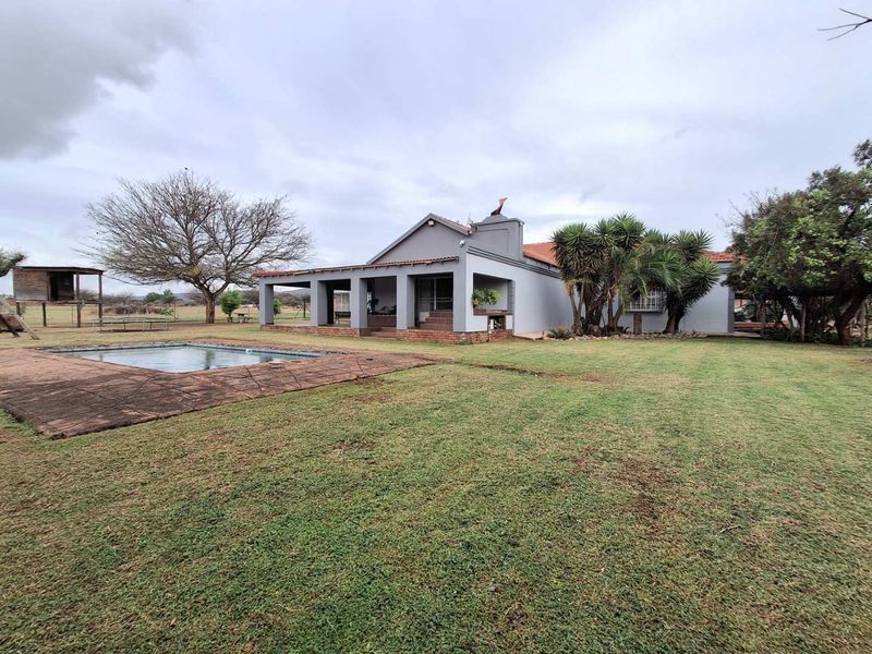 Four bedrooms house for sale in Zandfontein at Leoka Villa AH - Photo 8