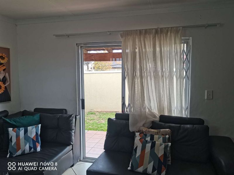 Low-Maintenance 2BR Home in Safe, Well-Maintained Complex - Photo 8