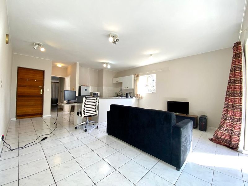 LOVELY SPACIOUS ONE BED NEAR HYDE PARK SHOPPING CENTRE - Photo 3