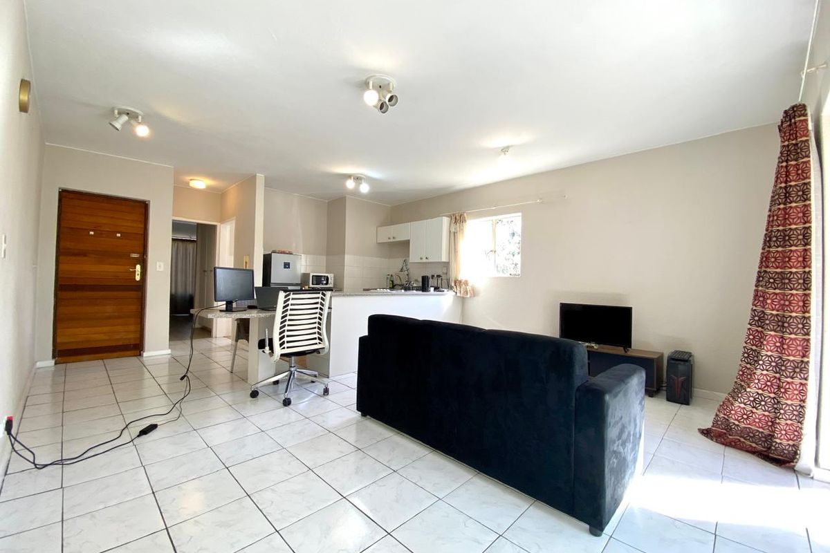 LOVELY SPACIOUS ONE BED NEAR HYDE PARK SHOPPING CENTRE - Photo 3