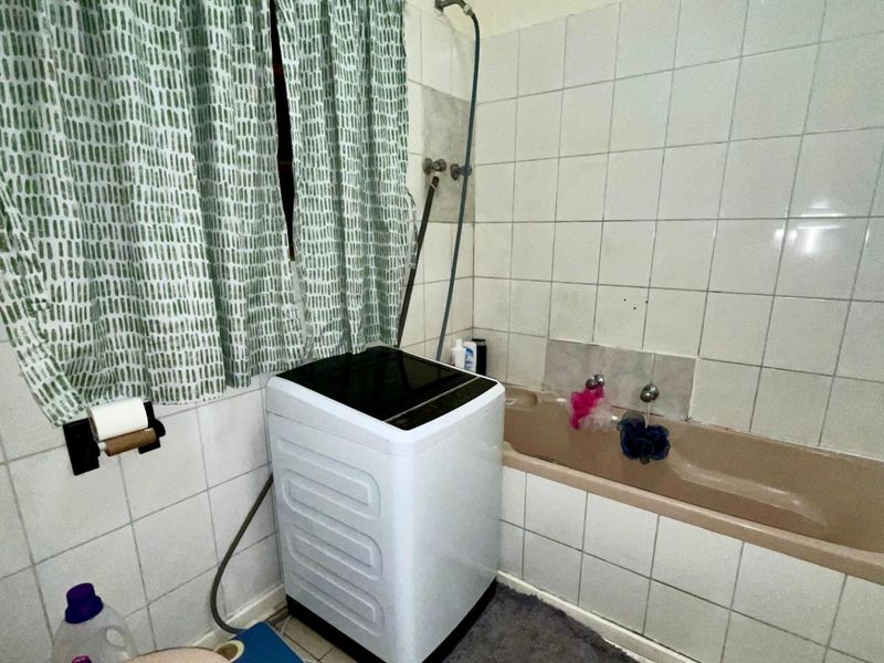 Townhouse for first time home buyers or investment - Photo 9