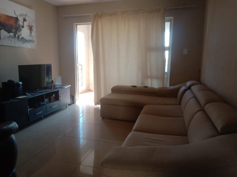 Two Bedroom For Sale In Glenwood - Photo 3