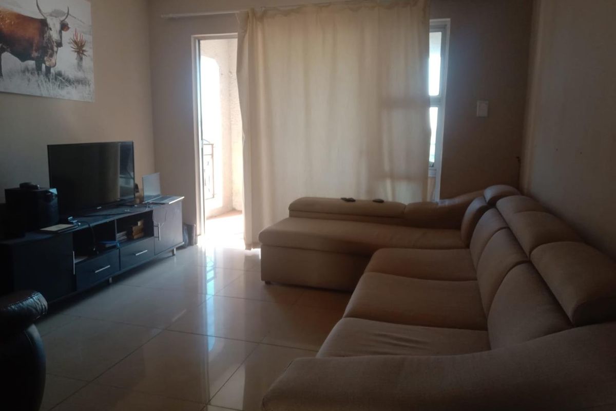 Two Bedroom For Sale In Glenwood - Photo 3