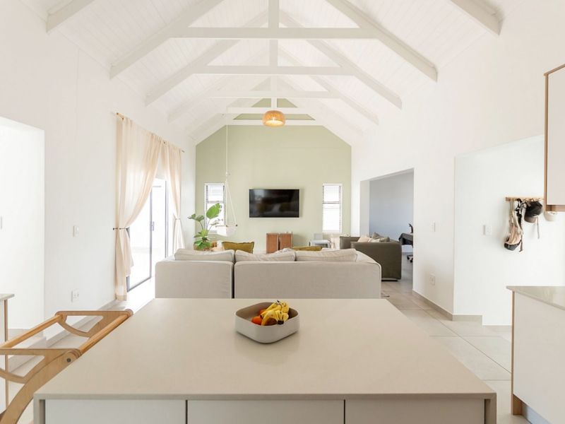 Modern 3 Bedroom House in Laguna Heights Estate - Photo 2