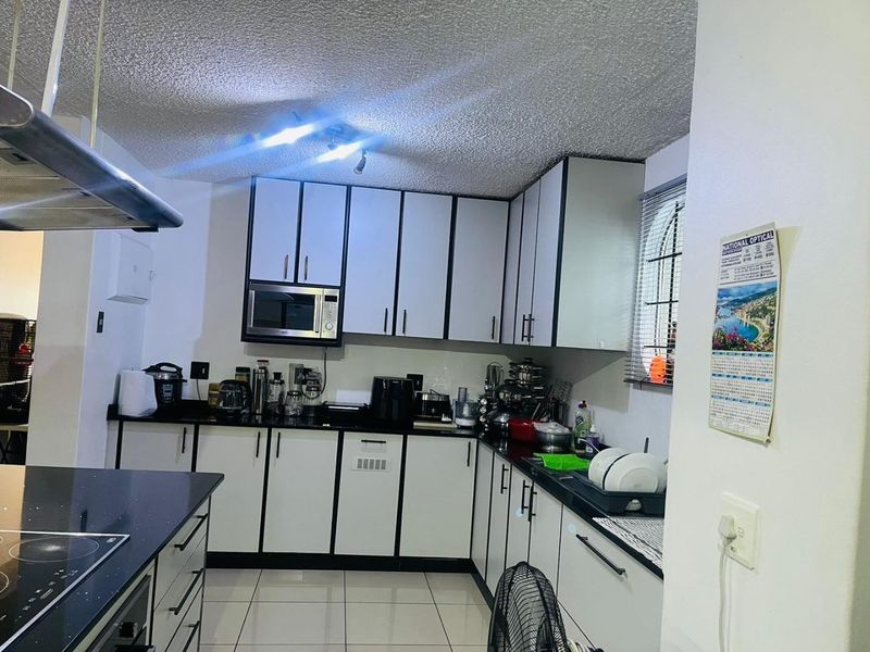 3 bedrooms Apartment in Durban Central - Photo 9