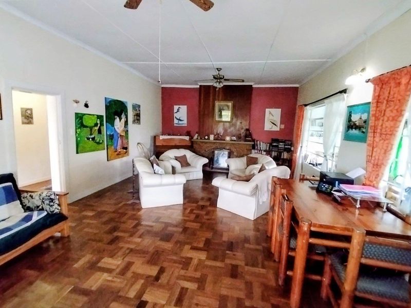 CHARMING HOME FULL OF POTENTIAL AND OLD WORLD WARMTH - Photo 8