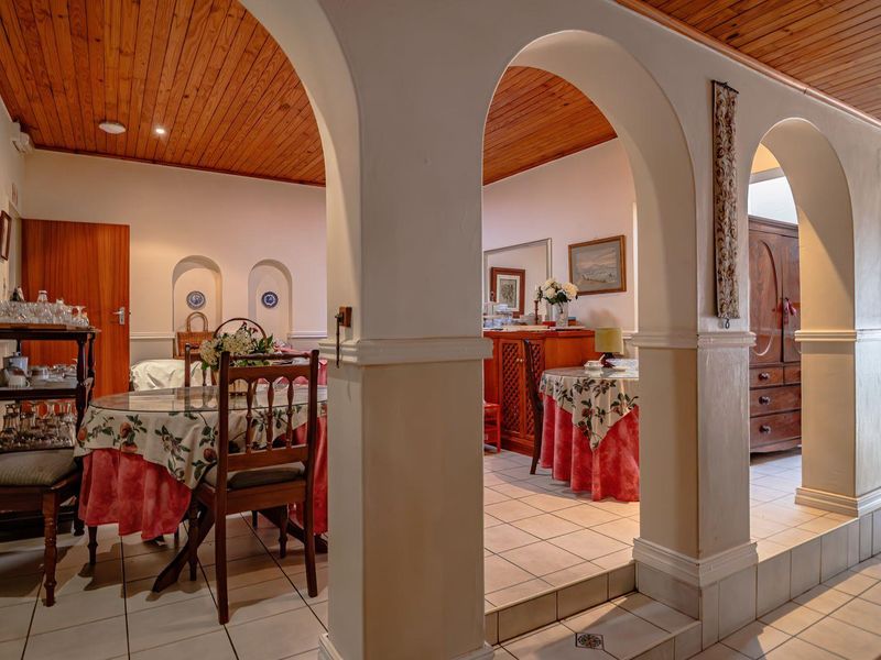 Spacious 9 Bedroom House (Guest House) in Muckleneuk - Photo 8