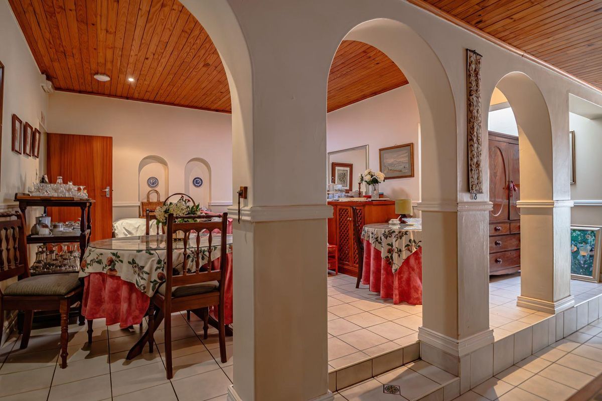 Spacious 9 Bedroom House (Guest House) in Muckleneuk - Photo 3