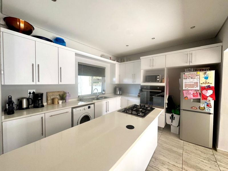 3 Bedroom House For Sale in Elisenheim - Photo 5