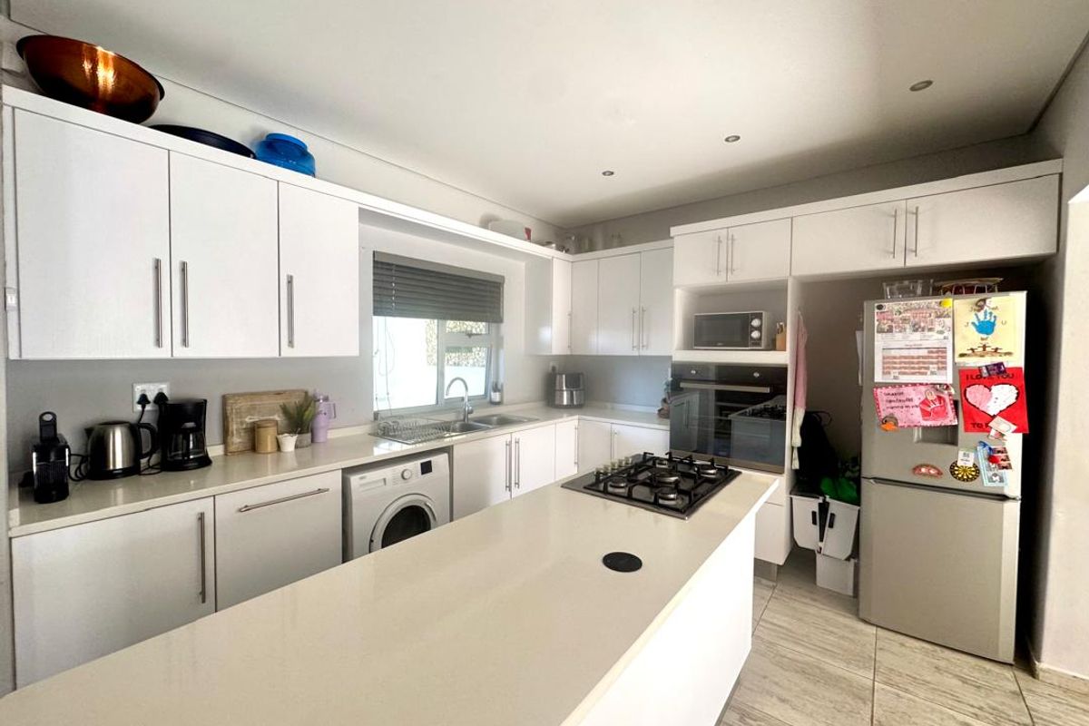 3 Bedroom House For Sale in Elisenheim - Photo 5