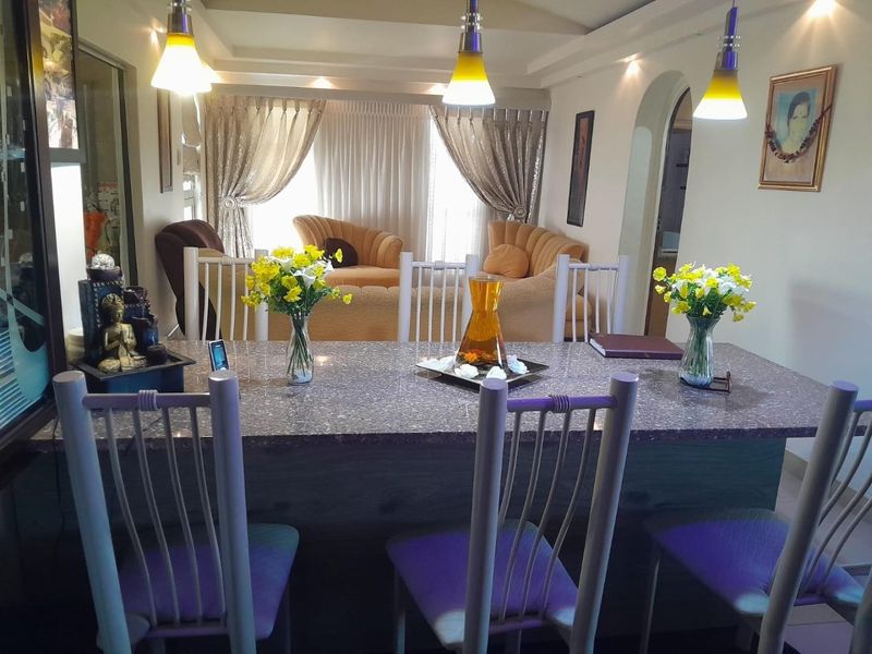 4 Bedroom House for sale in Silverglen - Photo 8