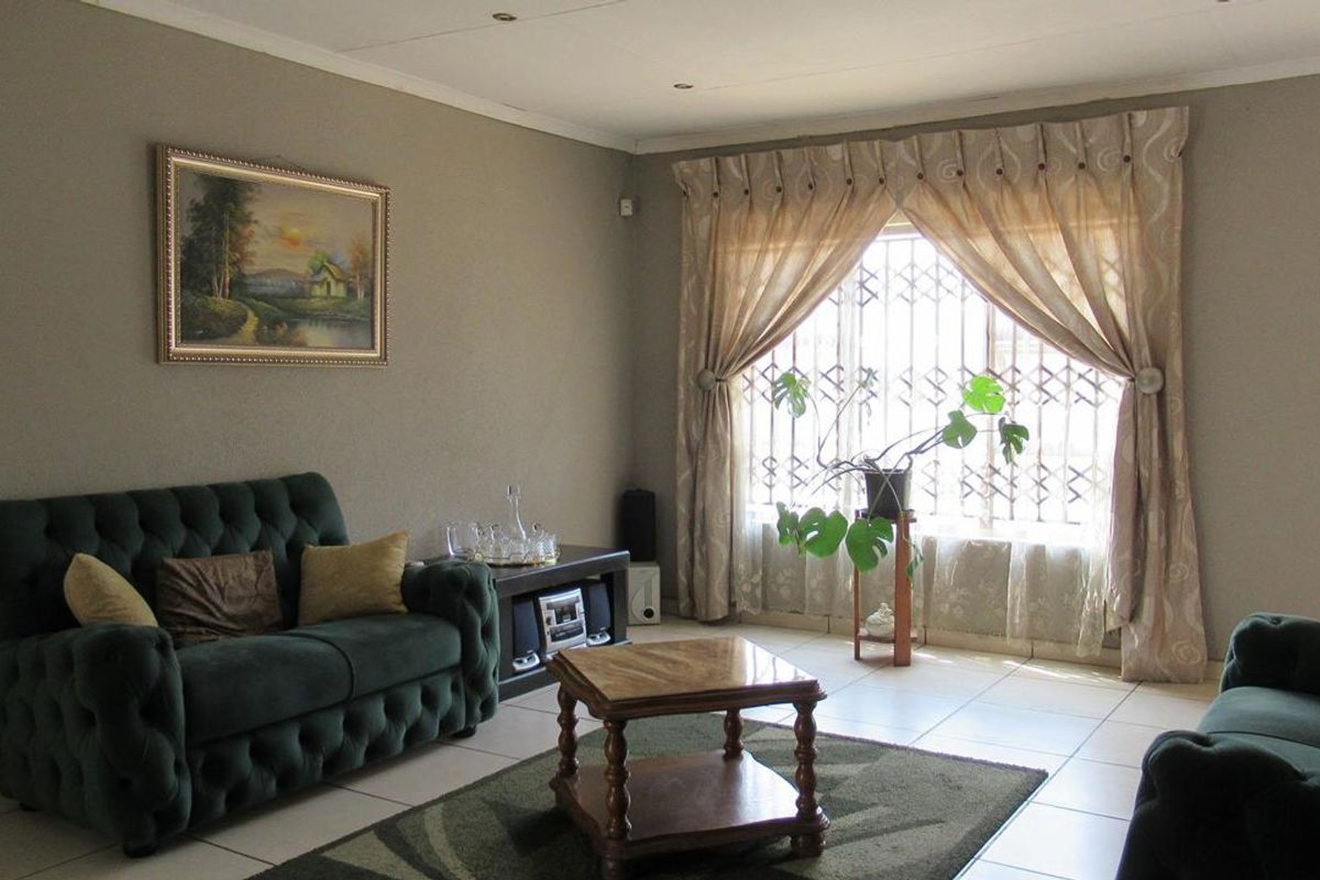 3 Bedroom House for sale in Alveda - Photo 3