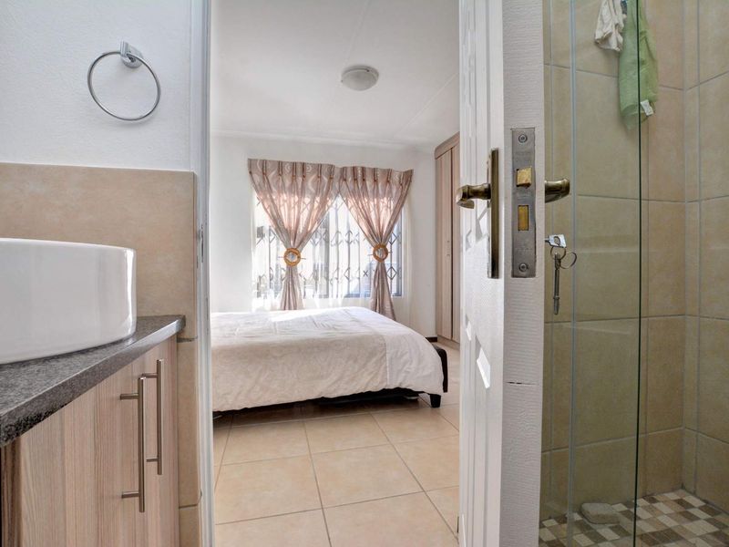 Modern Urban Living - Photo 8