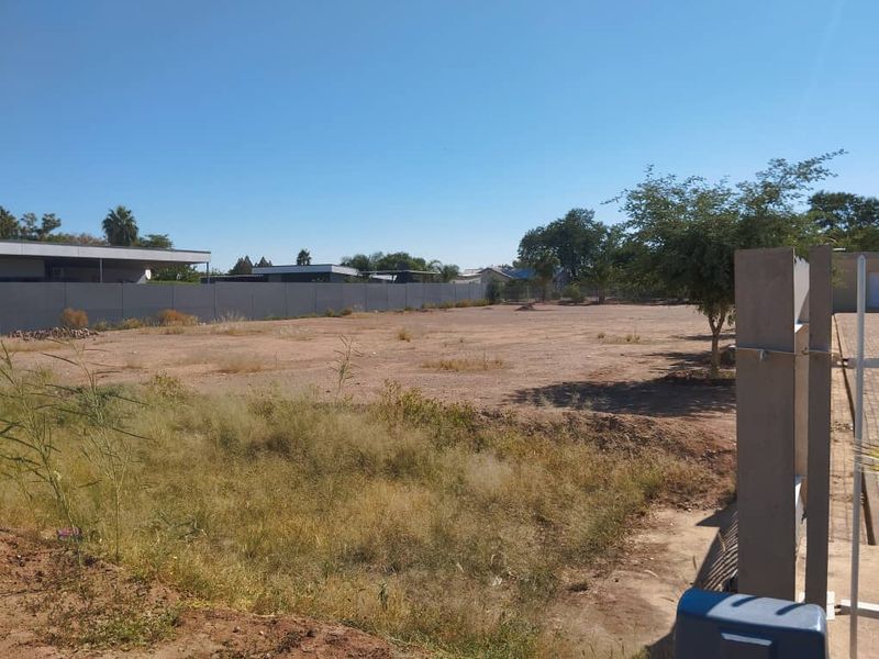 WELL-LOCATED LARGE ERF FOR SALE IN MARIENTAL NORTH – EASTERN SIDE - Photo 2