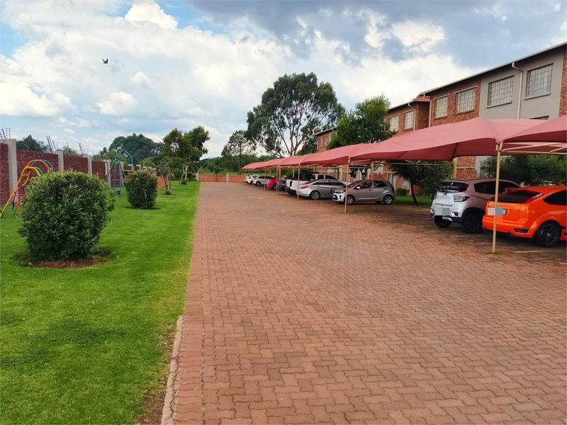 2 bedroom ground floor unit, great investment or first time buy! - Photo 9