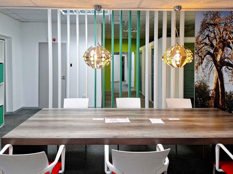 Discover many ways to work your way in HQ Nelspruit. - Photo 8